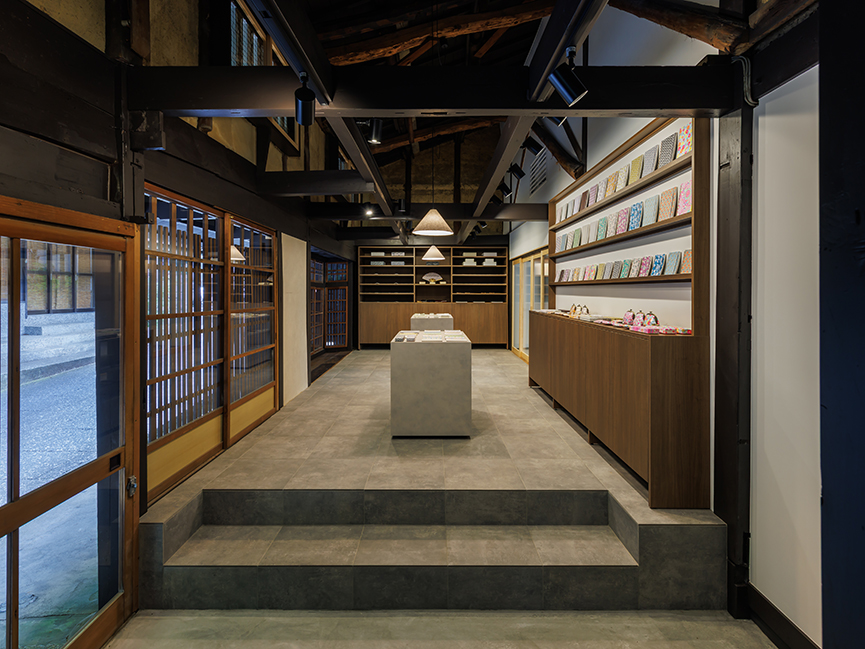 ADASHINO HOUSE
